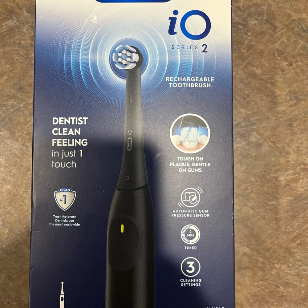 Oral-B iO Series 2 Black Electric Toothbrush - Picture 2 of 4